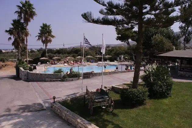 Ampavris Family Apartments - Havuz