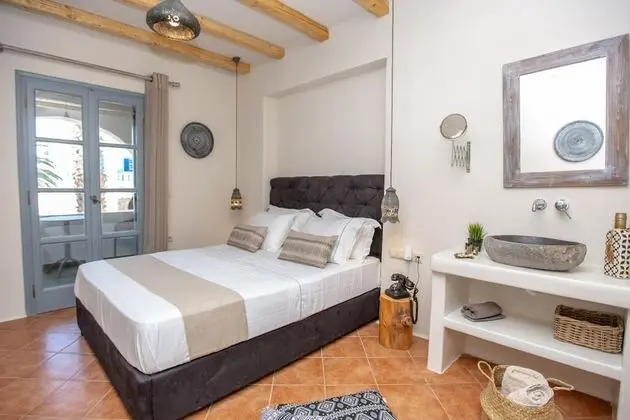 Ampelos  Inn