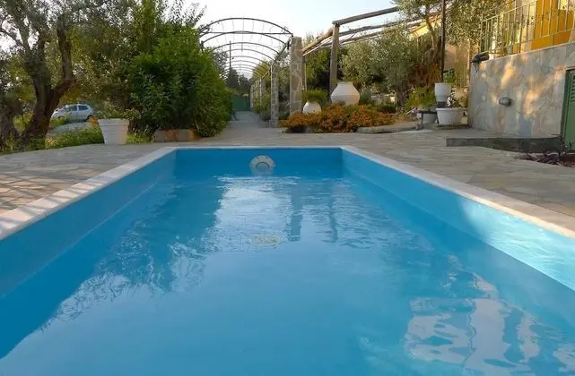 Ampoulos Rooms & Apartments - Havuz