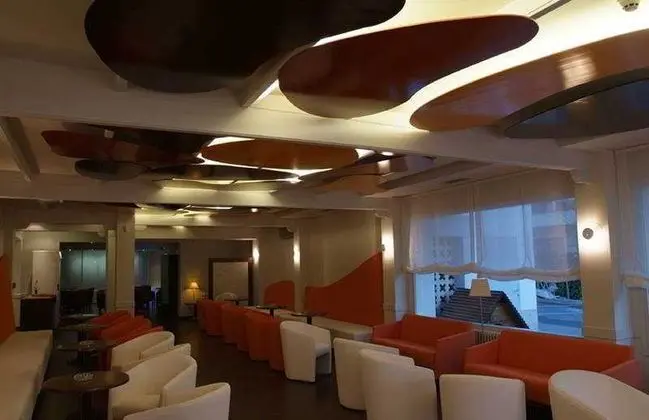 Ampuria Inn - Lobi