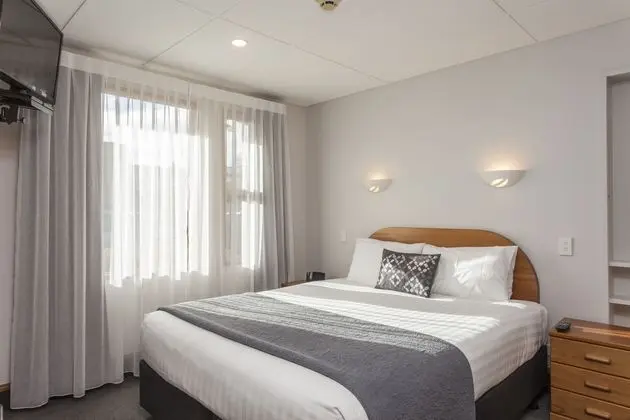 AMROSS MOTEL