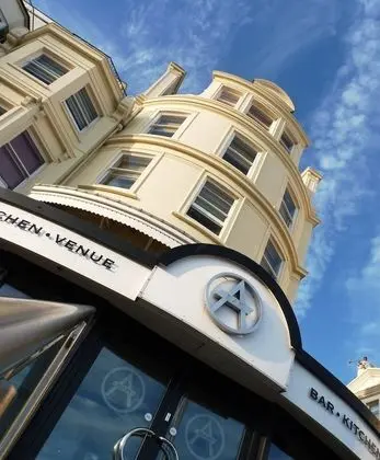 Amsterdam Hotel and A Bar - Dış Mekan