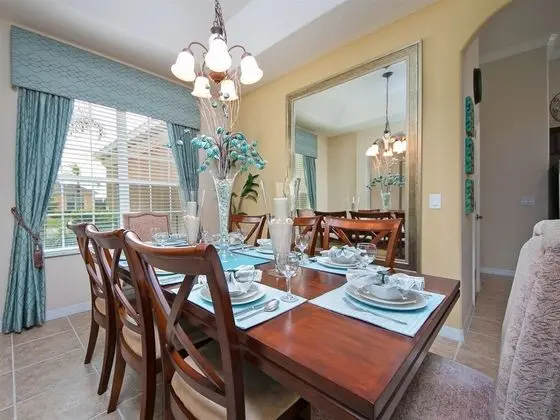 An Amazing Villa, 5 Bedrooms, 4 Bathrooms, Custom Built Single Story Villa With Additional Living Space Featuring an Over-sized Pool With a Huge Pool Deck Overlooking Conservation Area. - 400 - Mutfak