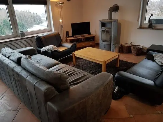 An Attractive Apartment in Gerolstein - Oda Düzeni