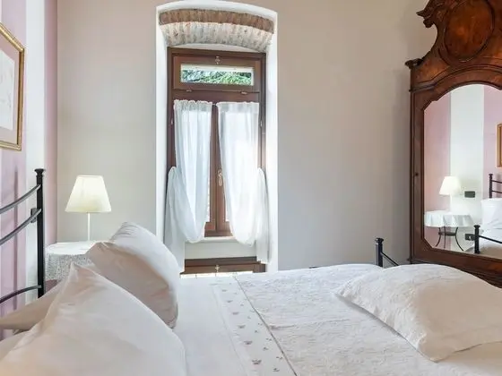 An Attractive Residence on the Verona Side of Lake Garda