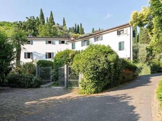 An Attractive Residence on the Verona Side of Lake Garda