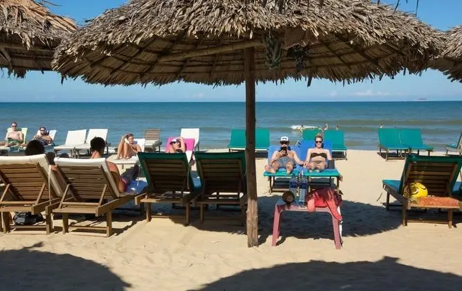 An Bang Sunset Village Homestay - Plaj