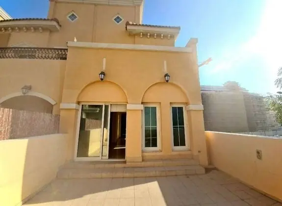 An Eco-friendly Villa in Middle of Jvc, Dubai - İç Mekan