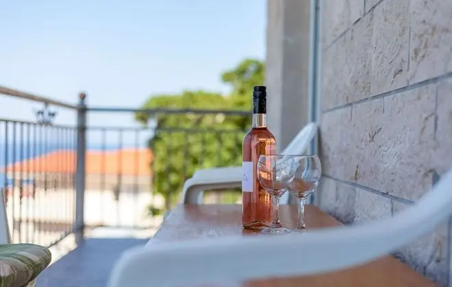 Ana - Free Parking - A3 Veliki