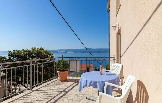 Ana - Free Parking - SA2