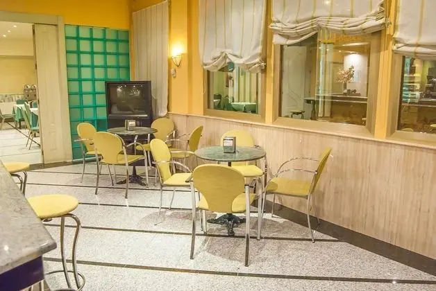 Hotel Ana María - İç Mekan