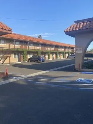Anaheim Astoria Inn And Suites - Dış Mekan