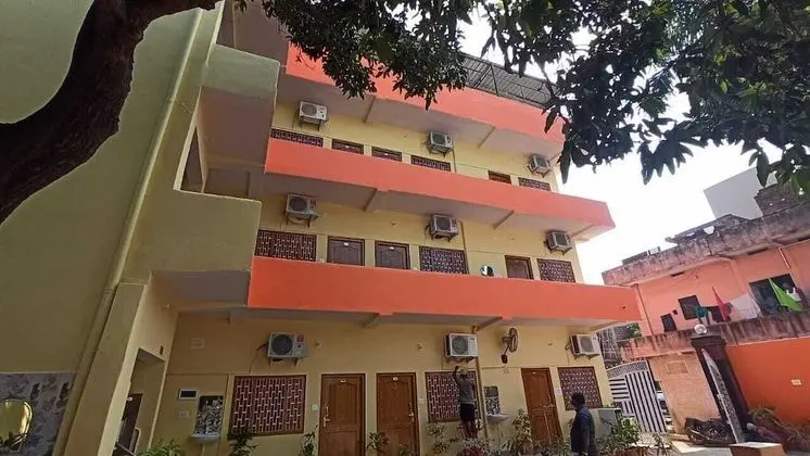 Anand Lok Vatika