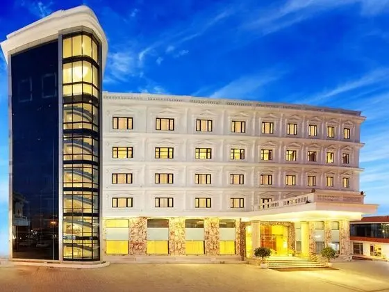 Anandha Inn