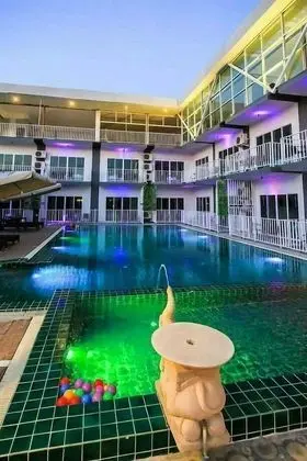 Anantra Resort Pattaya - Havuz