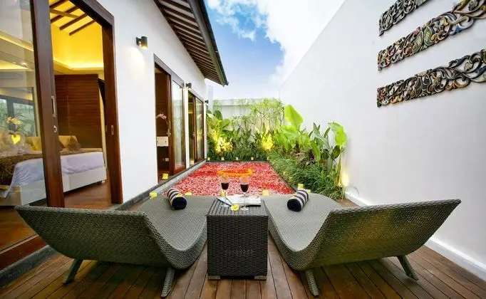 Anari Villas Kuta - Oda