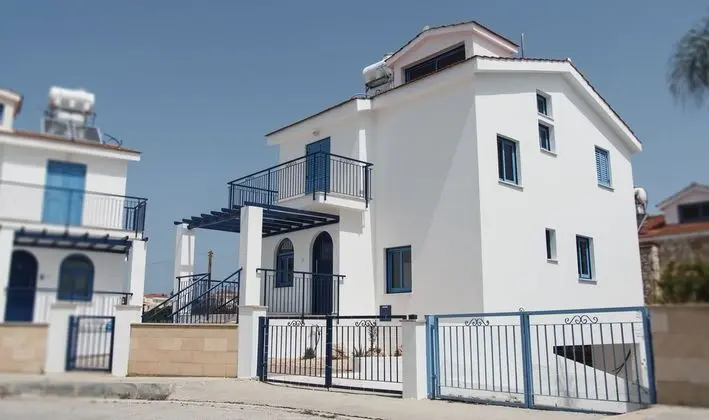 Anatoli 3BR Holiday Home near the Beach