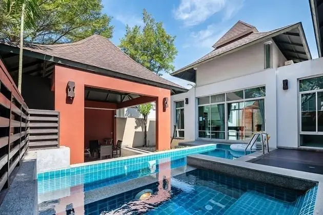AnB Pool Villa 2BR Red in Pattaya - Havuz