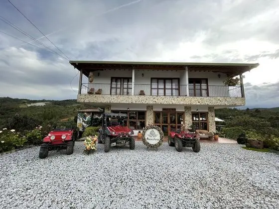 Hotel Ancestros Ecoparque