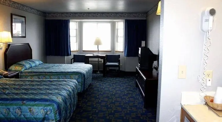 Anchor Beach Inn