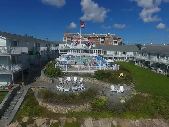 Anchor In Distinctive Waterfront Lodging
