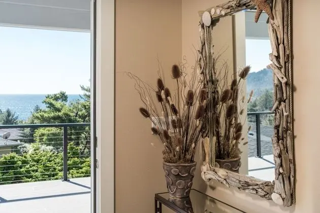 Anchor's Retreat by Avantstay Gorgeous Clift Top Views w/ Incredible Patio - İç Mekan