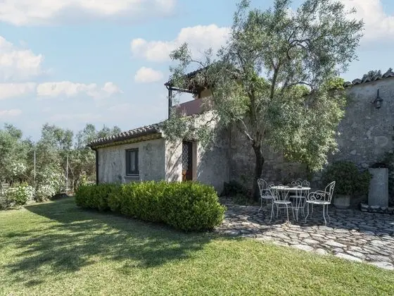 Ancient Holiday Home in the Countryside of Stilo With Garden - Dış Mekan