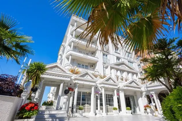 Andalouse Elegante Suite Hotel