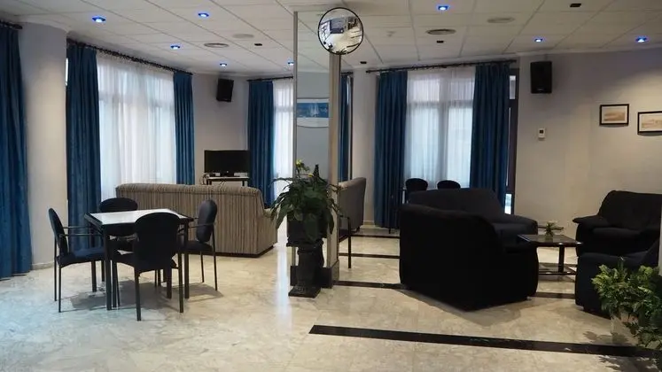 Hotel Andalucia - Lobi