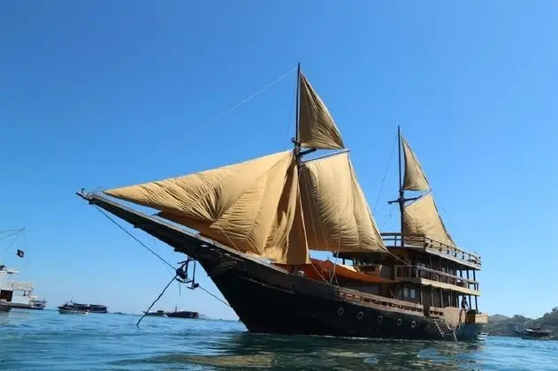 Andamari Luxury Phinisi