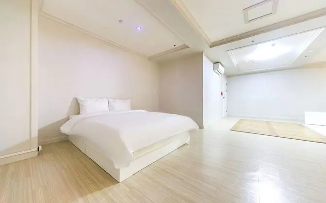 Andong Okdong Hayanseong