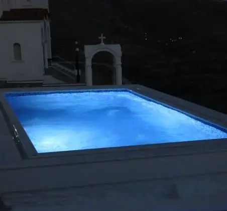 Andonis House in Pitrofos Andros Island - Havuz