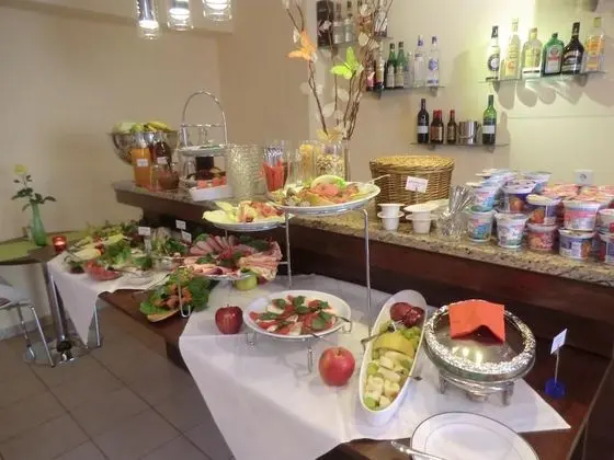 Hotel Andra - Yerinde Yemek