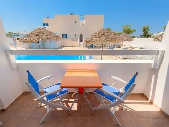 Andreas Studio Perissa in Santorini - Dış Mekan