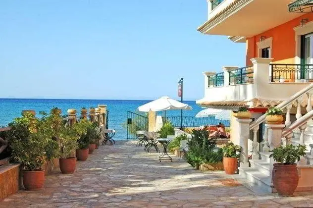 Andreolas Luxury Suites - Plaj