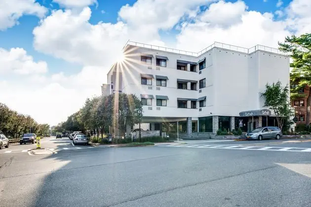 The Andrew Hotel - 1