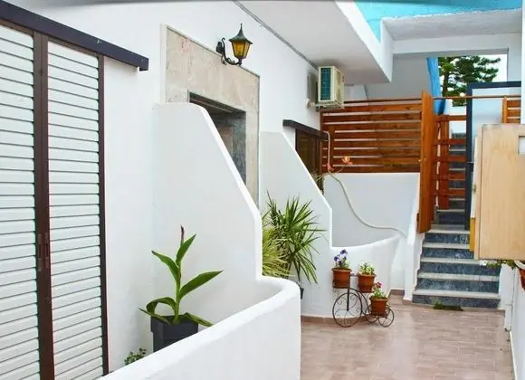 Villa Andrews Hotel - Dış Mekan