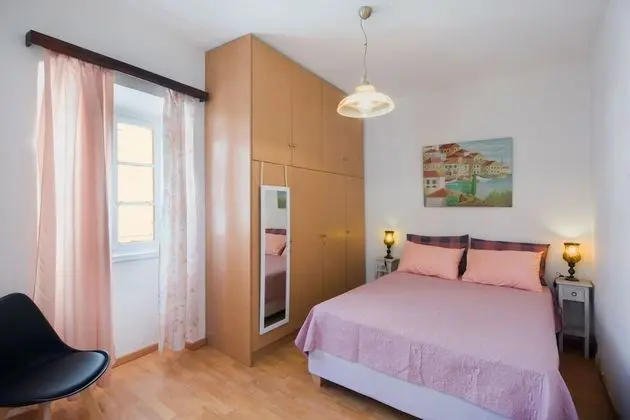 Andrew's Old Town Apartment by CorfuEscapes - Oda