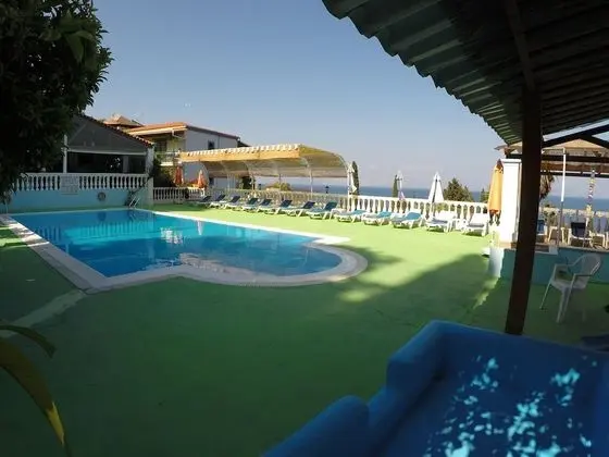 Andromaches Holiday Apartments - Havuz