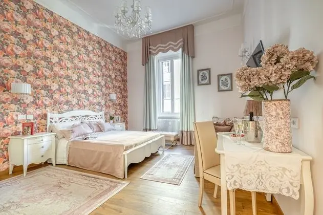 Andromeda Luxury Holiday Apartment in Colosseum