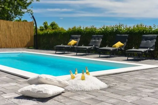 Villa Andu Villa With Pool in Peacefull Area