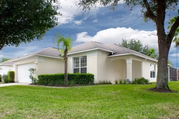 Andy's Westridge 4 Bedroom Home by Redawning