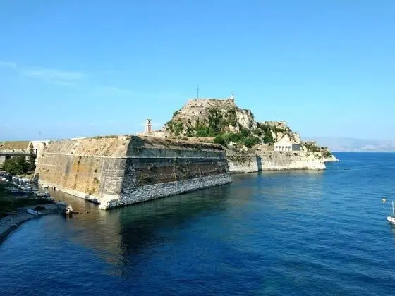 ANEMOMYLOS Lefkimmi LUXUS SUITES HOTEL