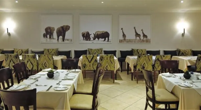 Anew Hotel Hluhluwe & Safaris