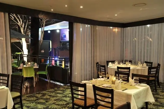 ANEW Hotel Parktonian Johannesburg - Yerinde Yemek