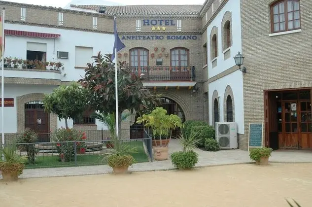 Hotel Anfiteatro Romano - 1