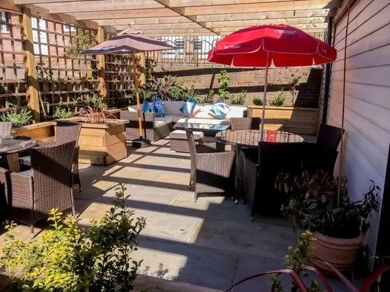 The Angel Hotel - Dış Mekan