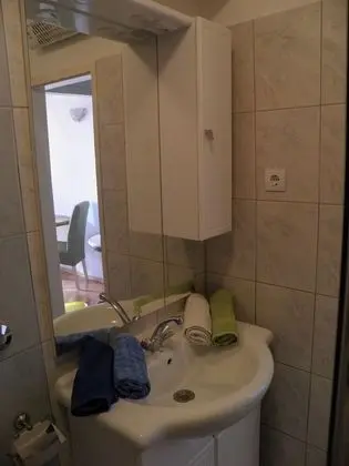 Angela - With Beautiful Courtyard - SA2 - Banyo Tipleri
