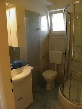 Angela - With Beautiful Courtyard - SA3 - Banyo Tipleri