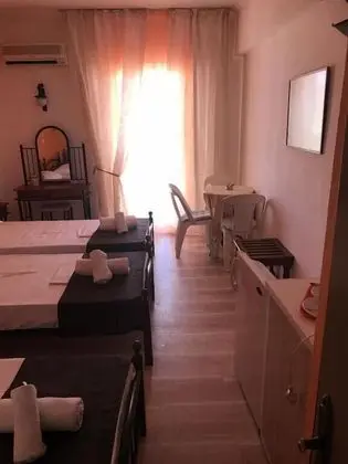 Angela - Zoi Rooms - İç Mekan